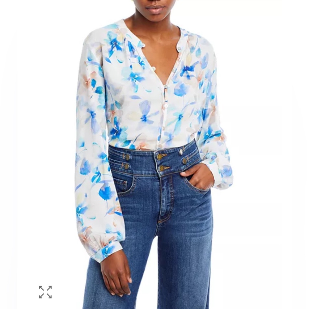 Bella Dahl Malibu Floral blouse Long sleeve blue white button loop Size Medium